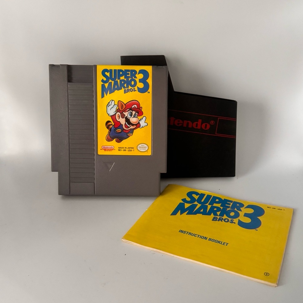 Nintendo NES Super Mario Bros 3 w Manual & Sleeve Authentic SMB3